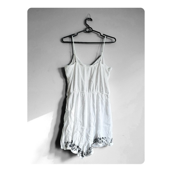 ★ Blue Rain Francesca’s Kali Embroidered Romper - White ★ - Picture 6 of 17